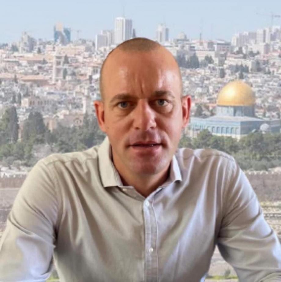 في رسالة وجهها مركز حماية لحقوق الإنسان مطالبا الأمين العام للأمم المتحدة بالزام سلطات الاحتلال الإسرائيلي بالغاء سياسة الاعتقال الاداري والافراج عن الاسير صلاح حموري