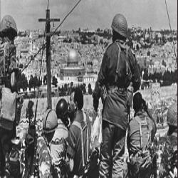 الشعب الفلسطيني يتطلع إلى نيل حق تقرير المصير واقامة الدولة