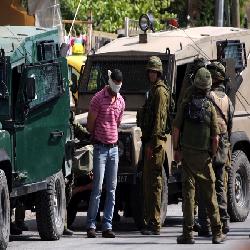 قوات الاحتلال الإسرائيلي تعتقل ثمانية مواطنين من القدس