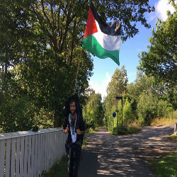 حماية: يستنكر منع   سلطات الاحتلال المتضامن السويدي 