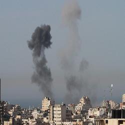 حماية: في طور جرائمه بحق المدنيين طائرات الاحتلال تواصل قصف المنازل والوحدات السكنية المدنية في تصعيد خطير ضد قطاع غزة